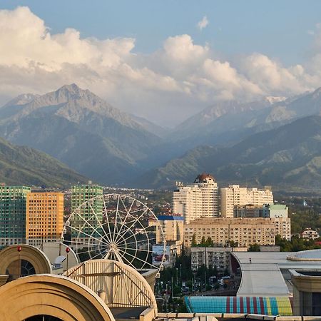 Five Business-Class Rooms In R-House Near Mega Center Almaty Extérieur photo
