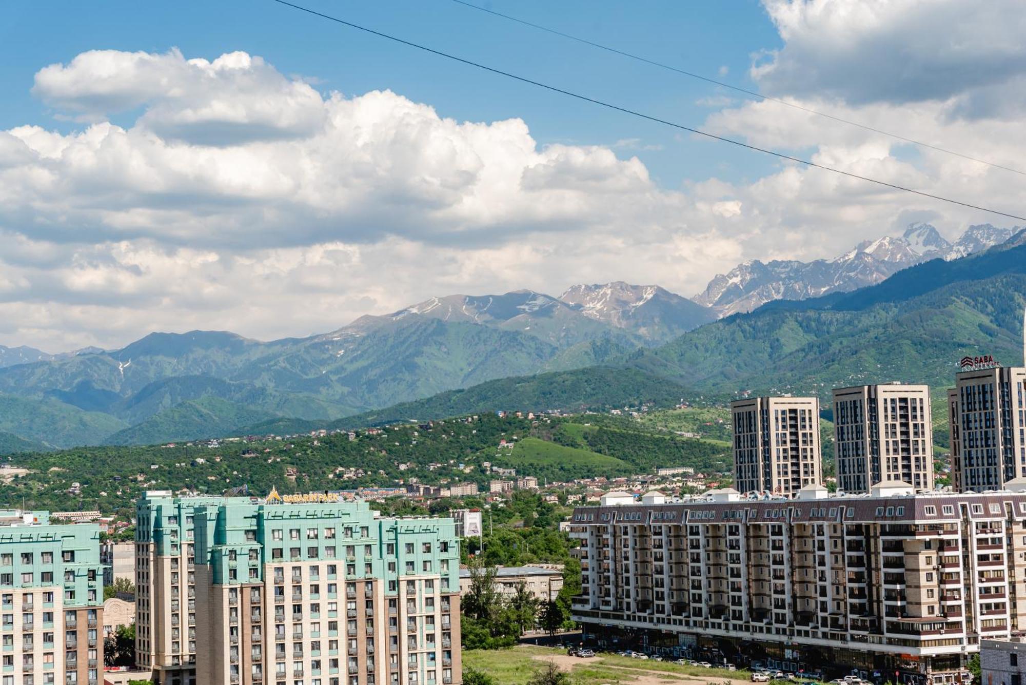 Five Business-Class Rooms In R-House Near Mega Center Almaty Extérieur photo