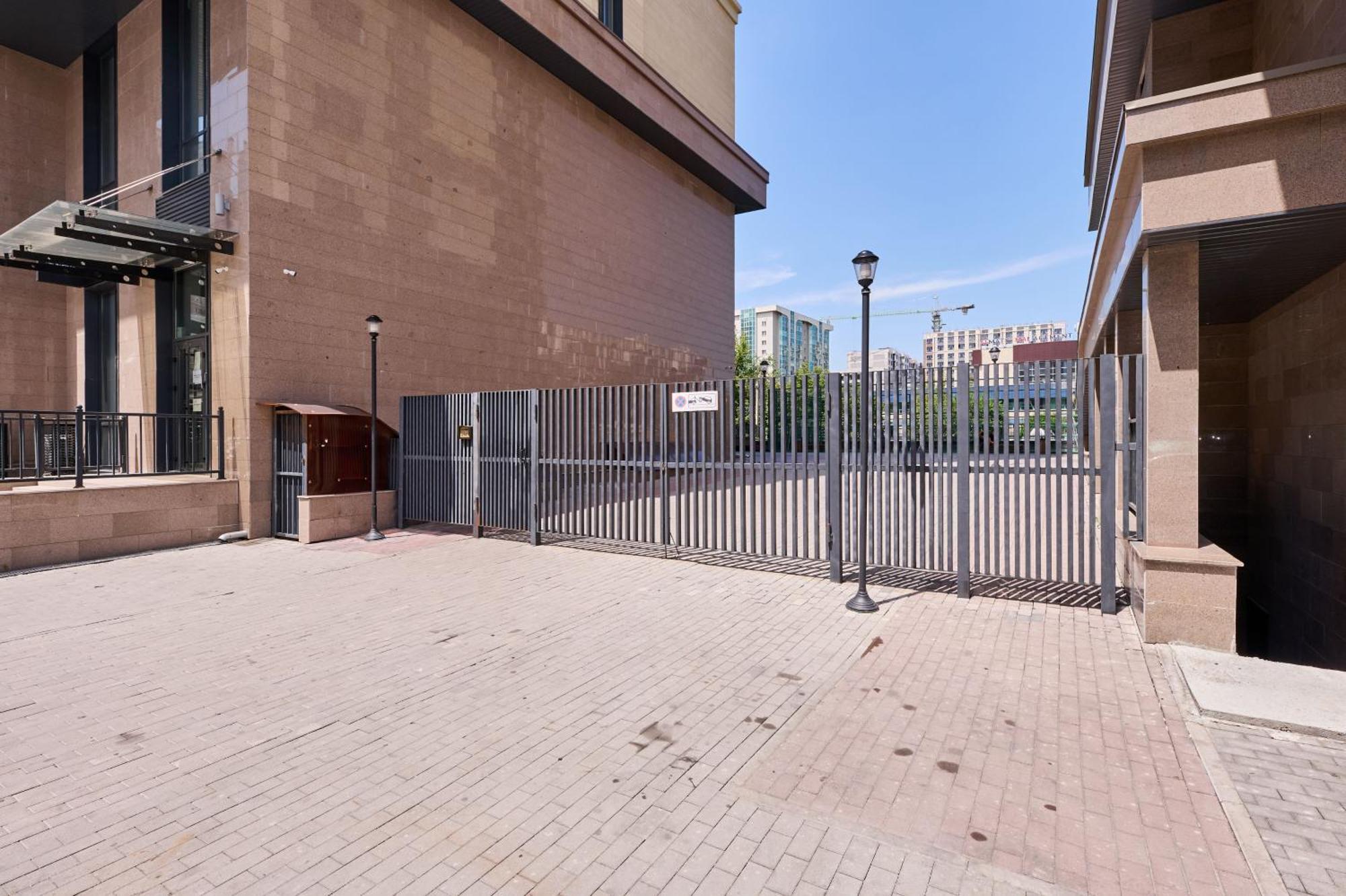 Five Business-Class Rooms In R-House Near Mega Center Almaty Extérieur photo