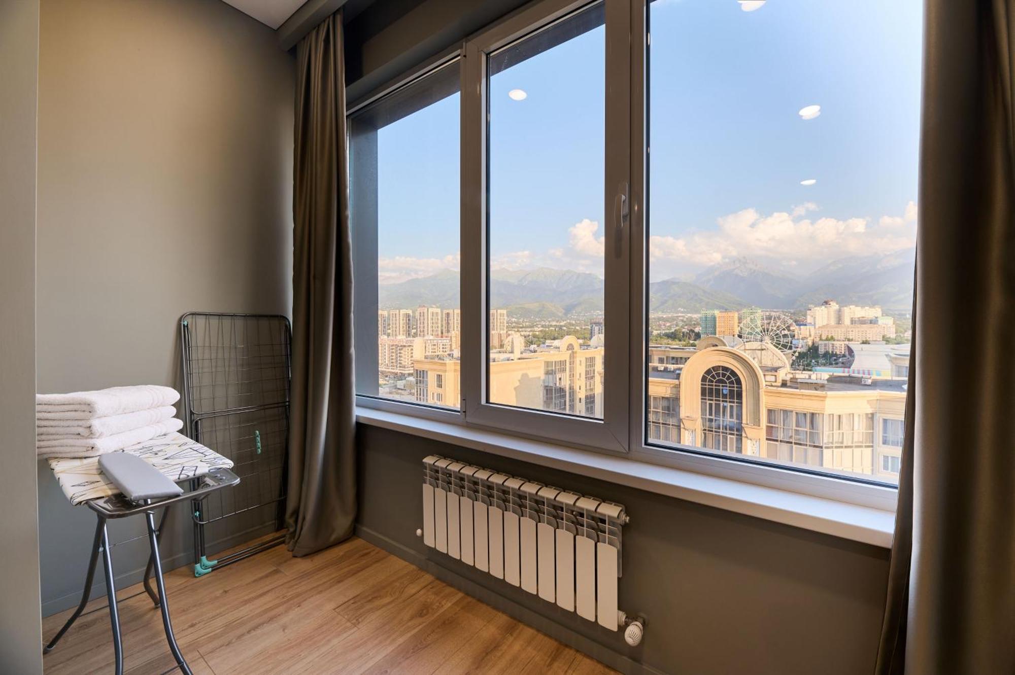 Five Business-Class Rooms In R-House Near Mega Center Almaty Extérieur photo