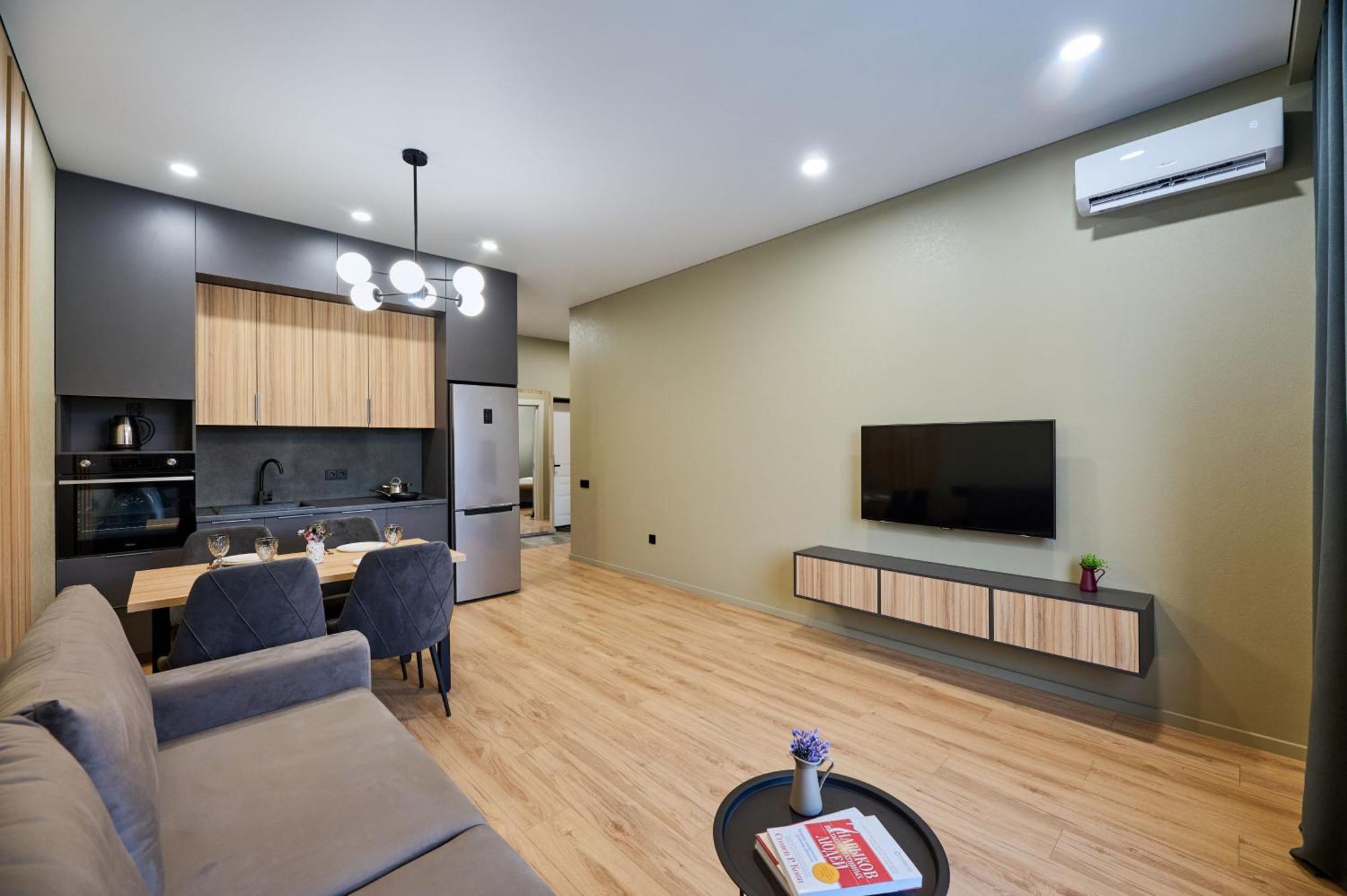 Five Business-Class Rooms In R-House Near Mega Center Almaty Extérieur photo